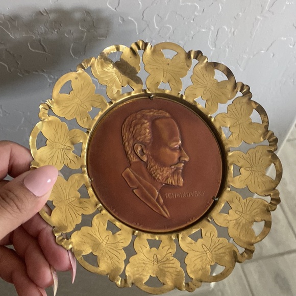 Vintage antique 1930’s brass composer wall decor BRAHMS/TCHAIKOVSKY/MENDELSSOHN - Picture 2 of 7